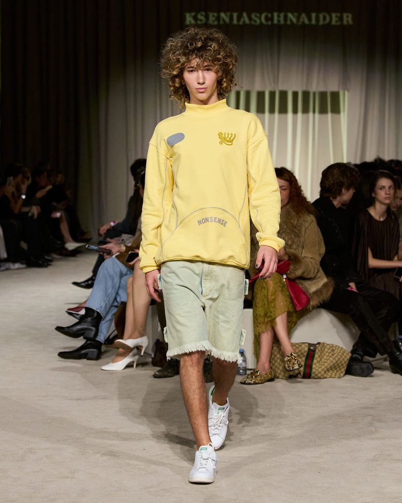 sweatshirt